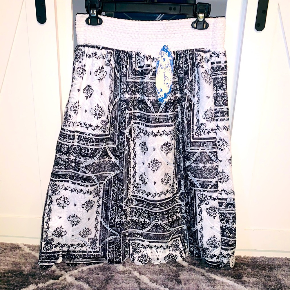 ✨J. Gee Beautiful Skirt✨